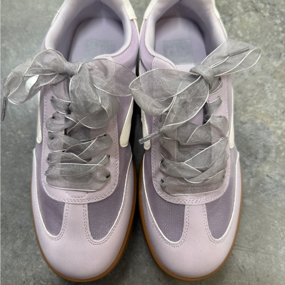 NWT Dolce Vita Women's Lavender Purple Sneakers With White Detail 6.5